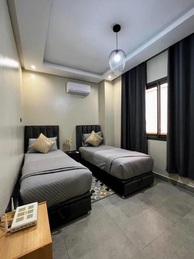 Moderne, Lumineux & Spacieux Avec Balcon -Central -Wifi-Smart Tv-Clim マラケシュ エクステリア 写真